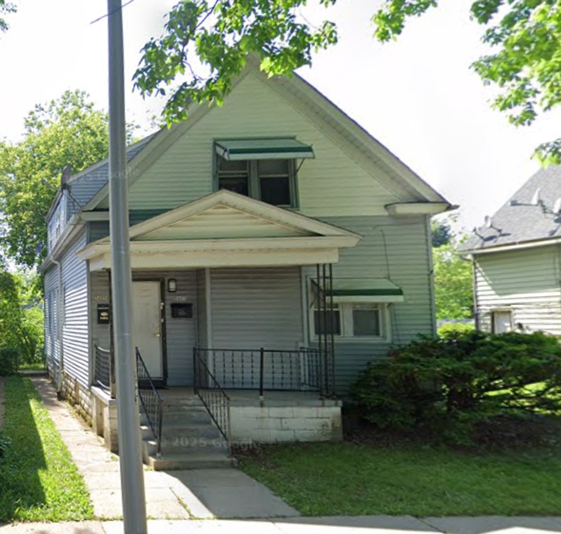 MILWAUKEE Apartment: 3405 N 10TH ST