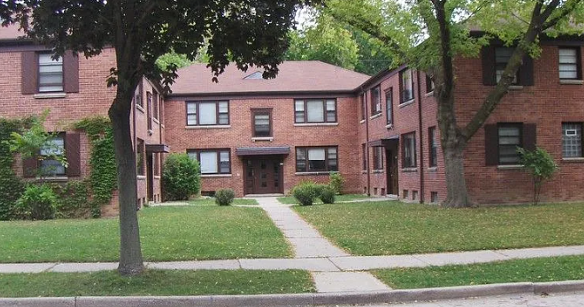 Milwaukee Apartment: 312 N. 75th St.