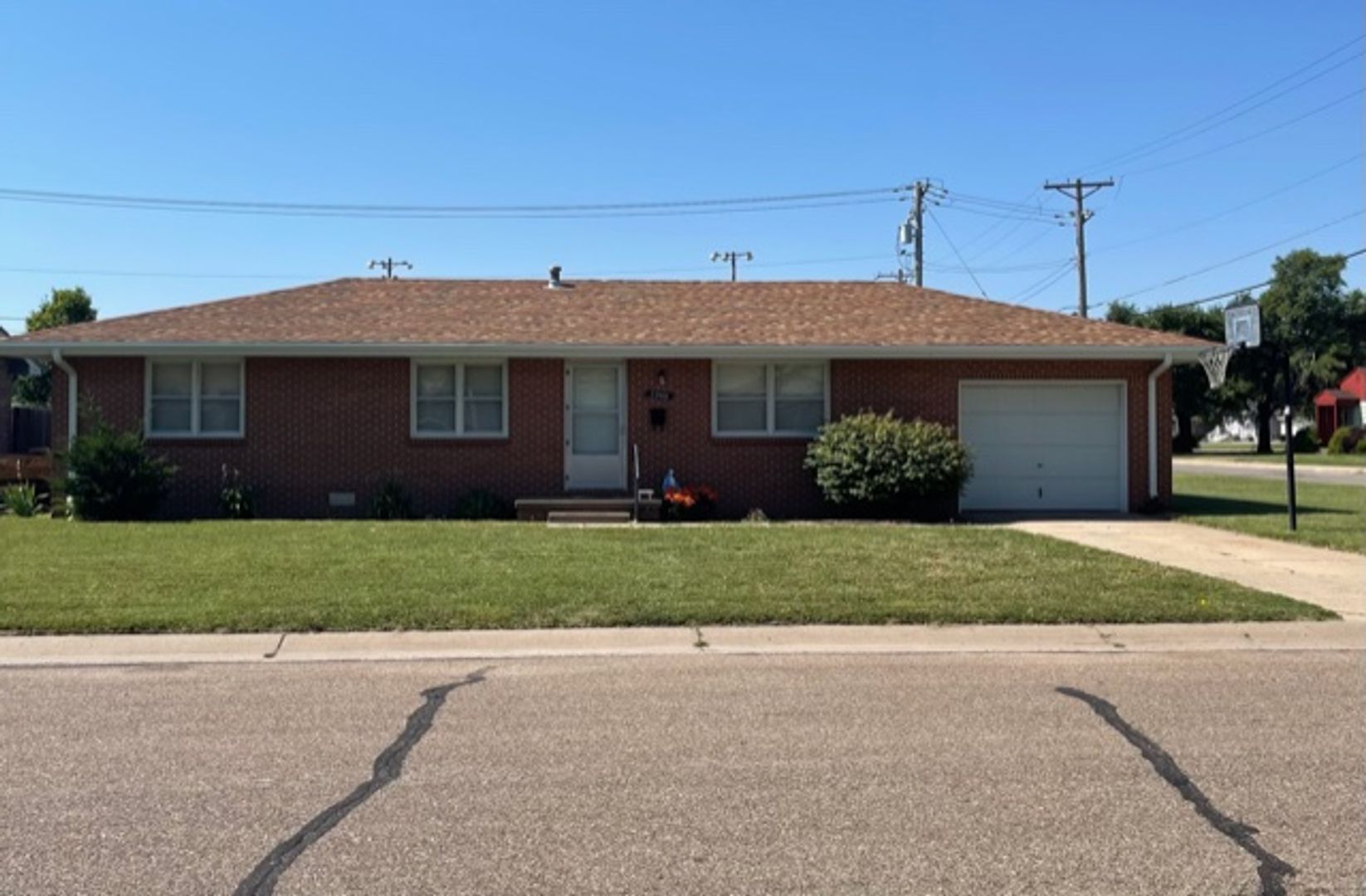 Great Bend House: 2209 25th St.