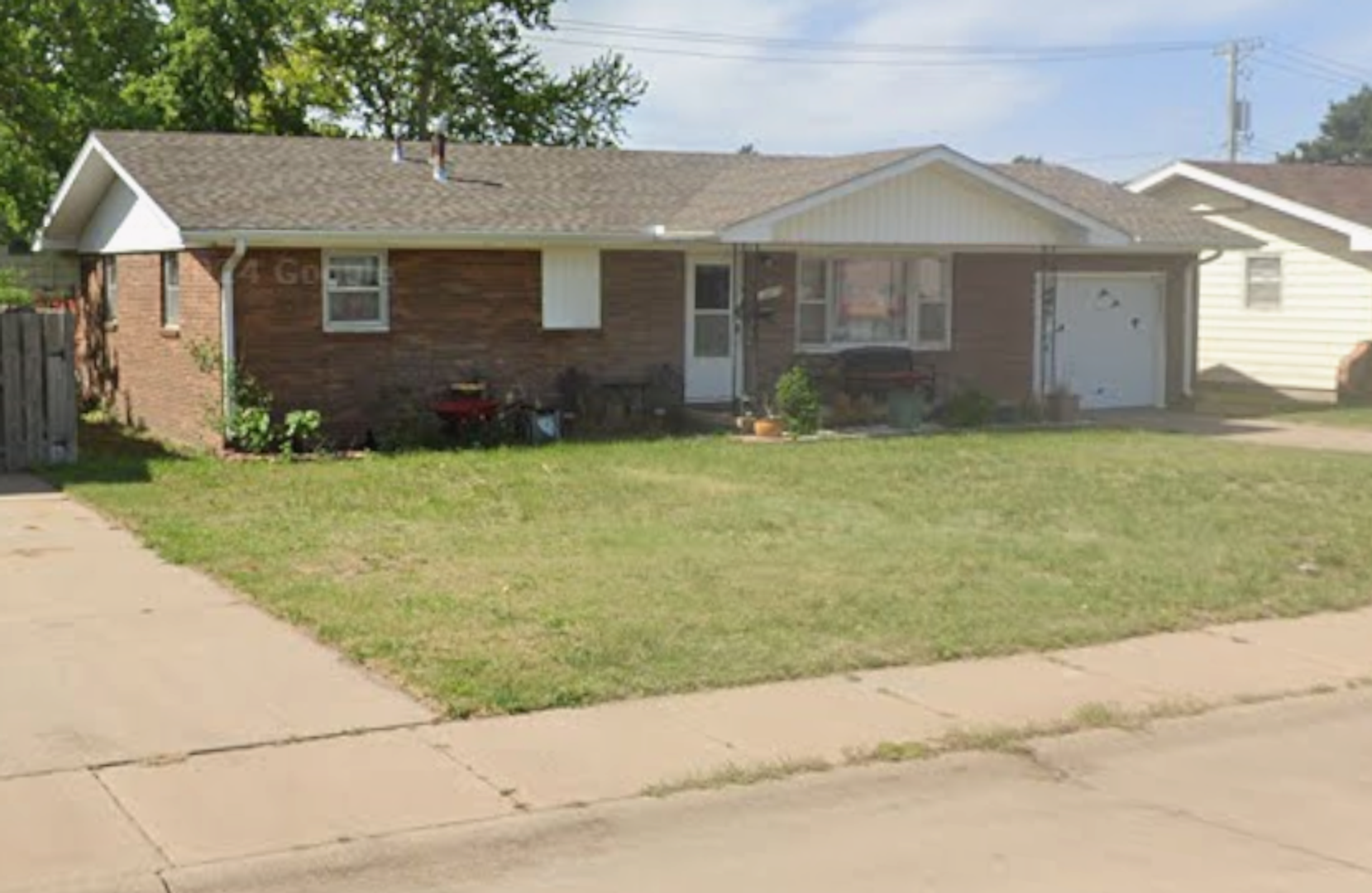 3 Bedroom, 1 Bathroom House with attached Garage