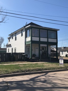 1 Bedroom, 1 Bathroom Duplex