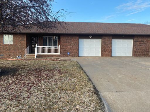 2 Bedroom, 1 Bathroom Duplex with Attached Garage