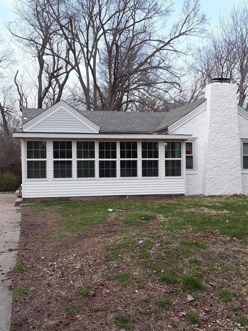 Springfield House: 1737 E Elm St - 1737 E Elm