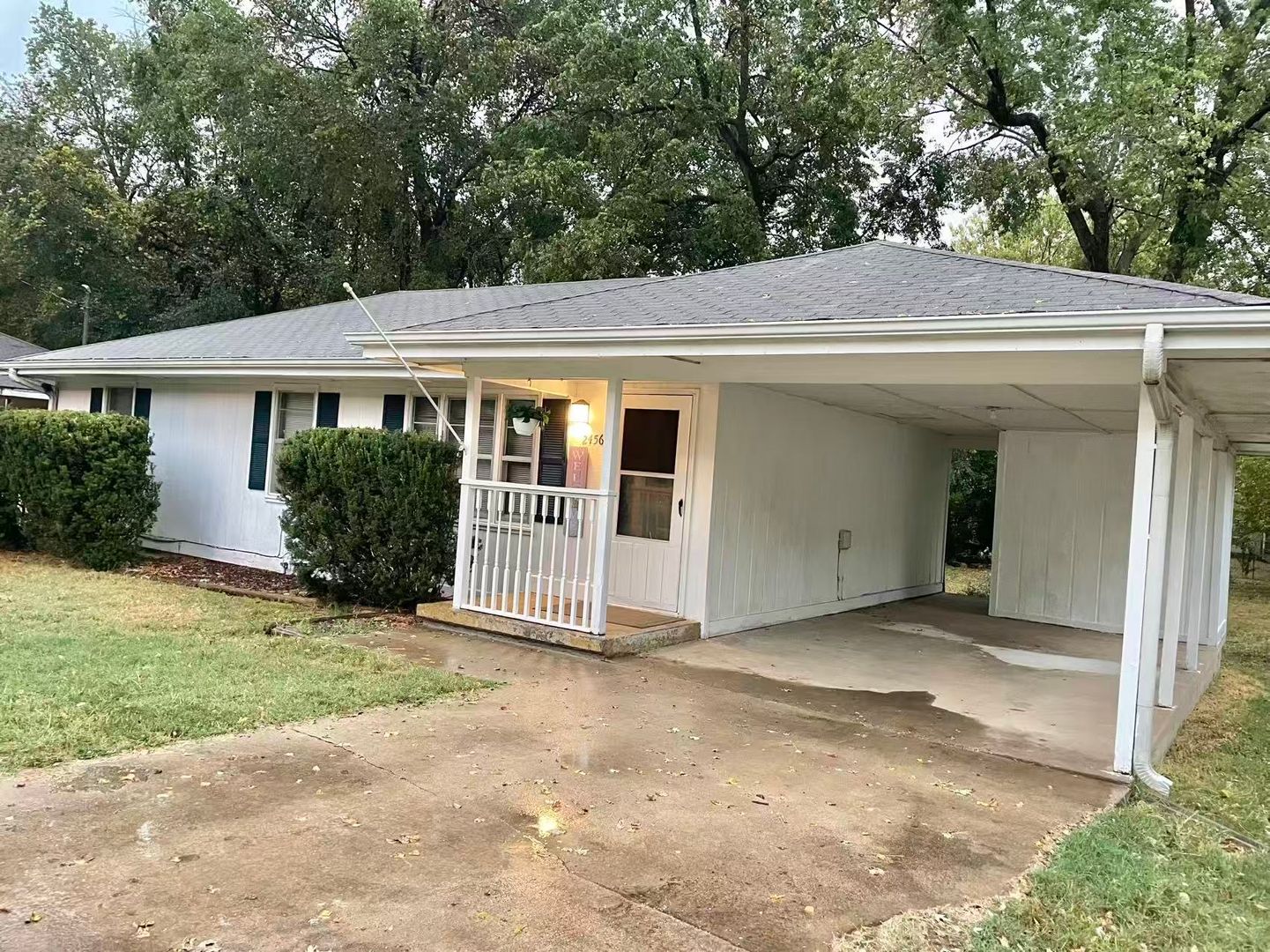 Springfield House: 2456 N Prospect Ave