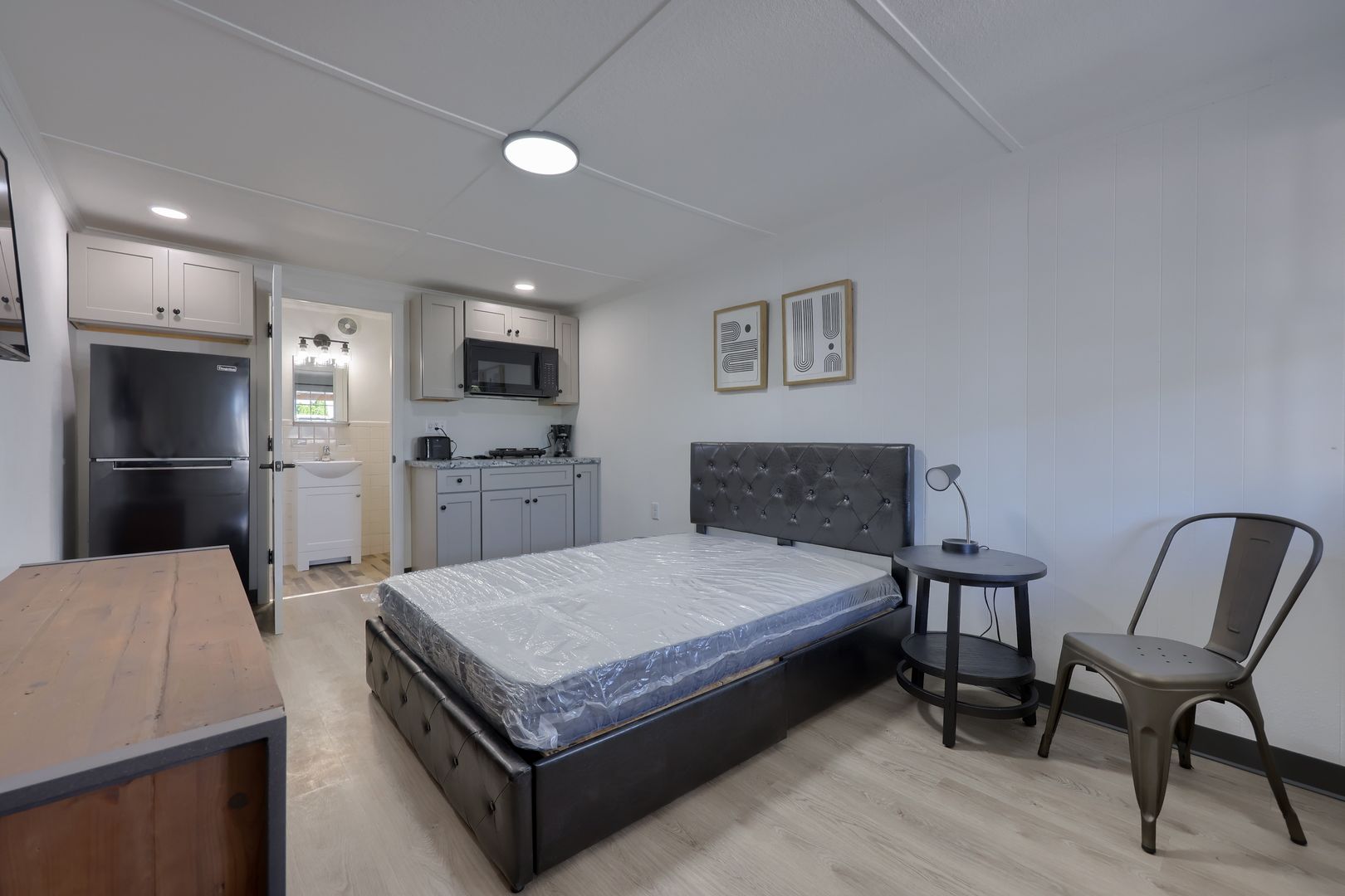 Akron Apartment: 116 S 7th St