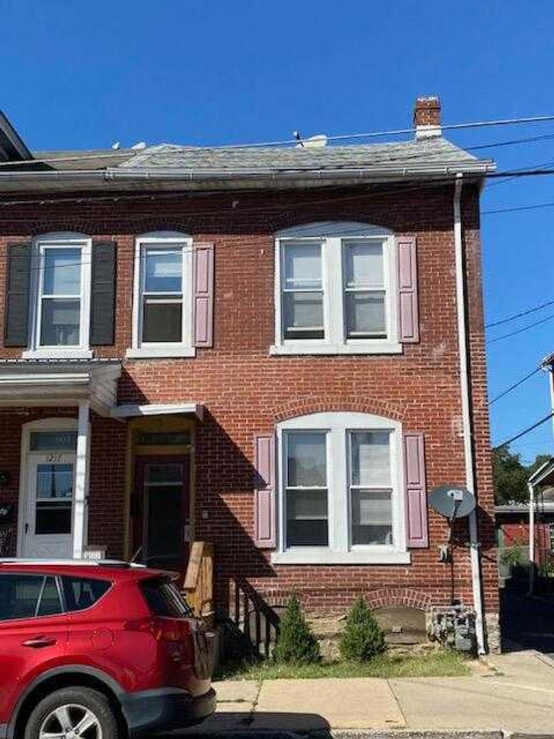 1215 Lehman ST- 3 bedrooms Coming soon on October 2025!!!