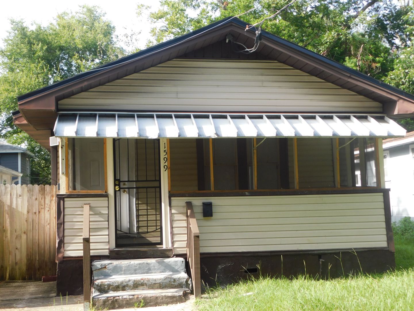 Jacksonville House: 1599 W 21st Street