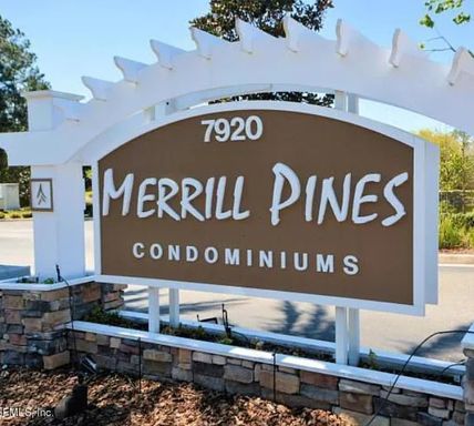 Upscale Condo in the Merrill Pines Gated Community – photo 1