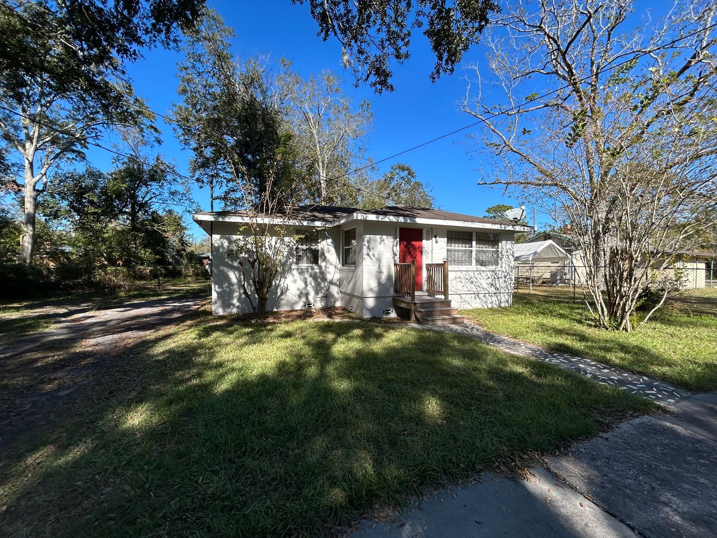 Jacksonville House: 1913 W 9th St