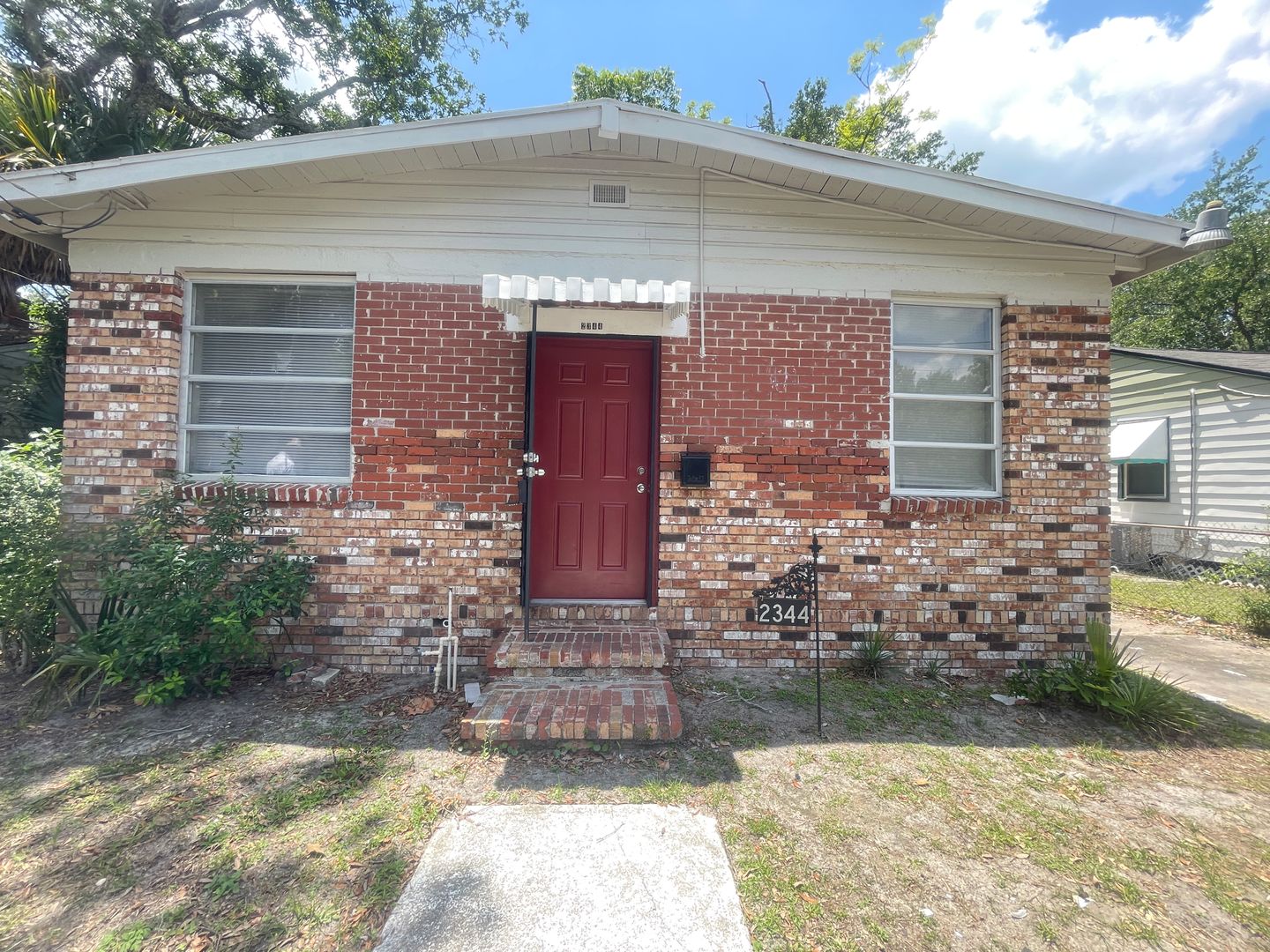 Jacksonville House: 2344 Woodland St