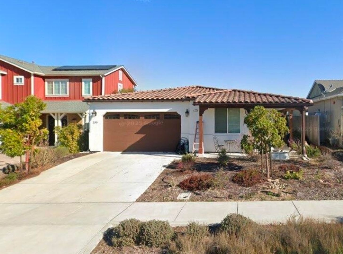 Templeton House: 255 Creekview Ave