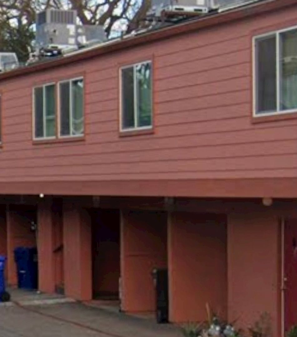 Templeton Apartment: 145 1st Street