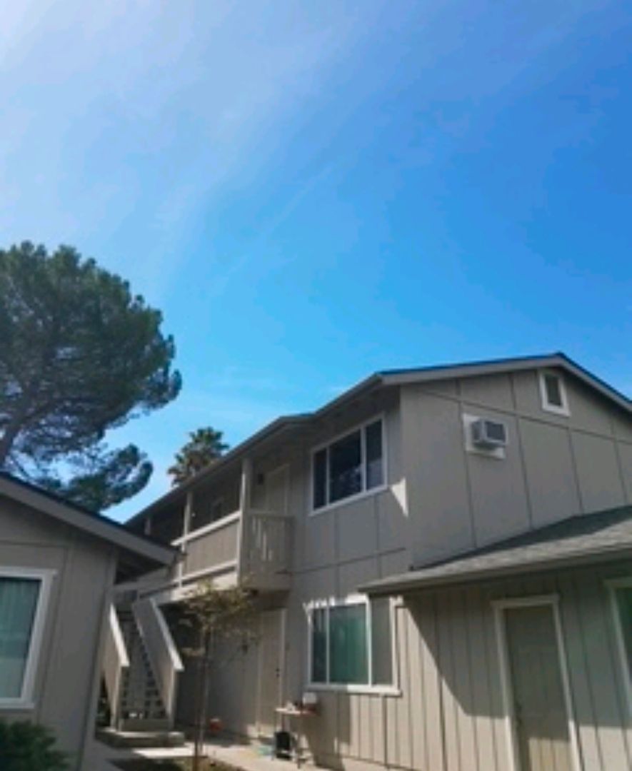 Atascadero House: 9460 El Parque Apt. E