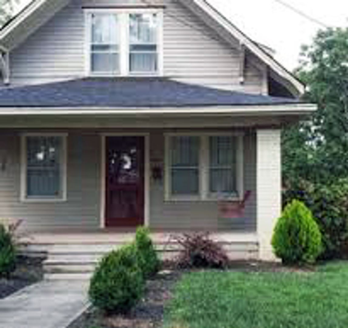 Richmond Apartment: 328 Summit St