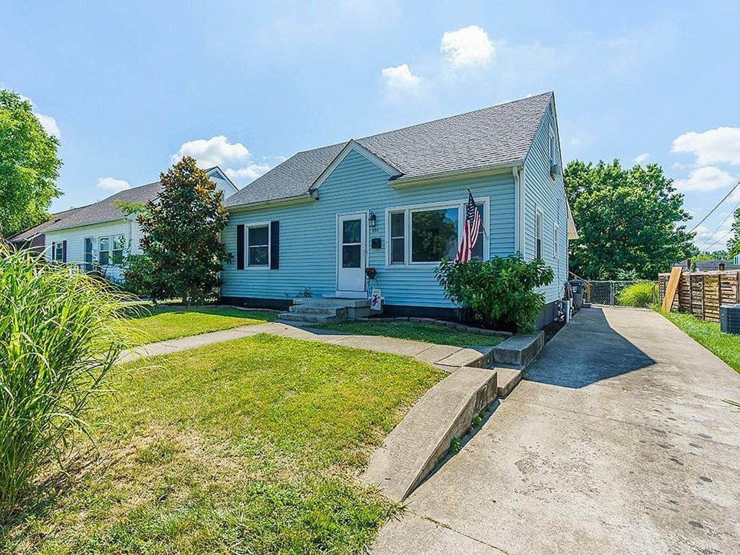 Lexington House: 854 Carneal Road