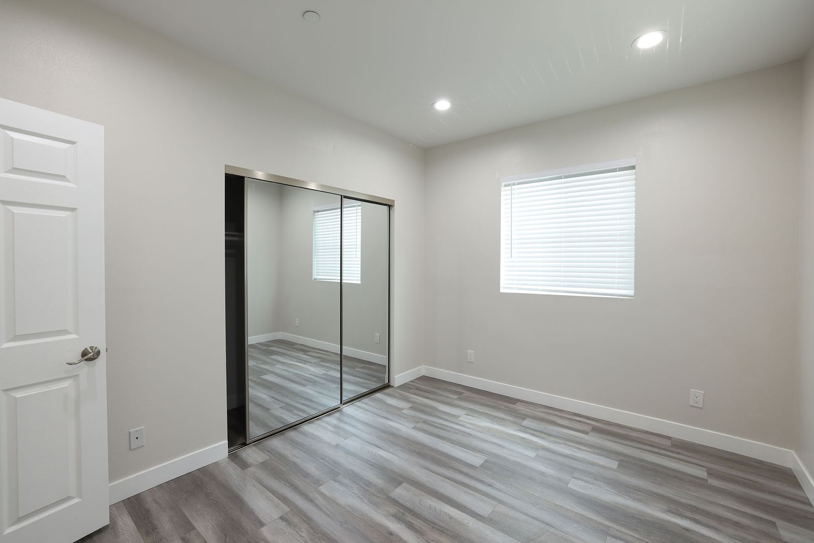 Los Angeles Apartment: 3921-3927 Wisconsin
