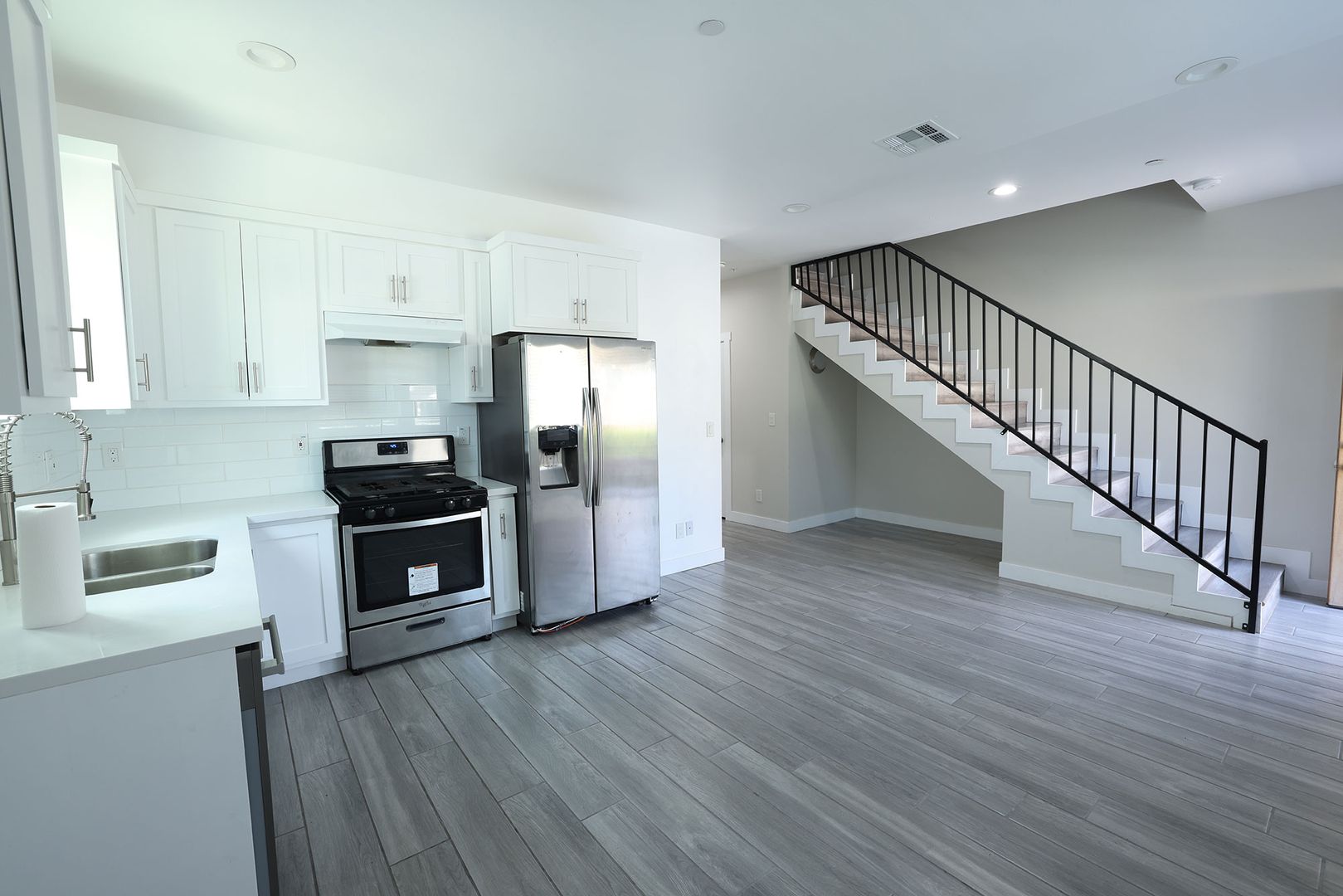 Los Angeles Apartment: 3921-3927 Wisconsin