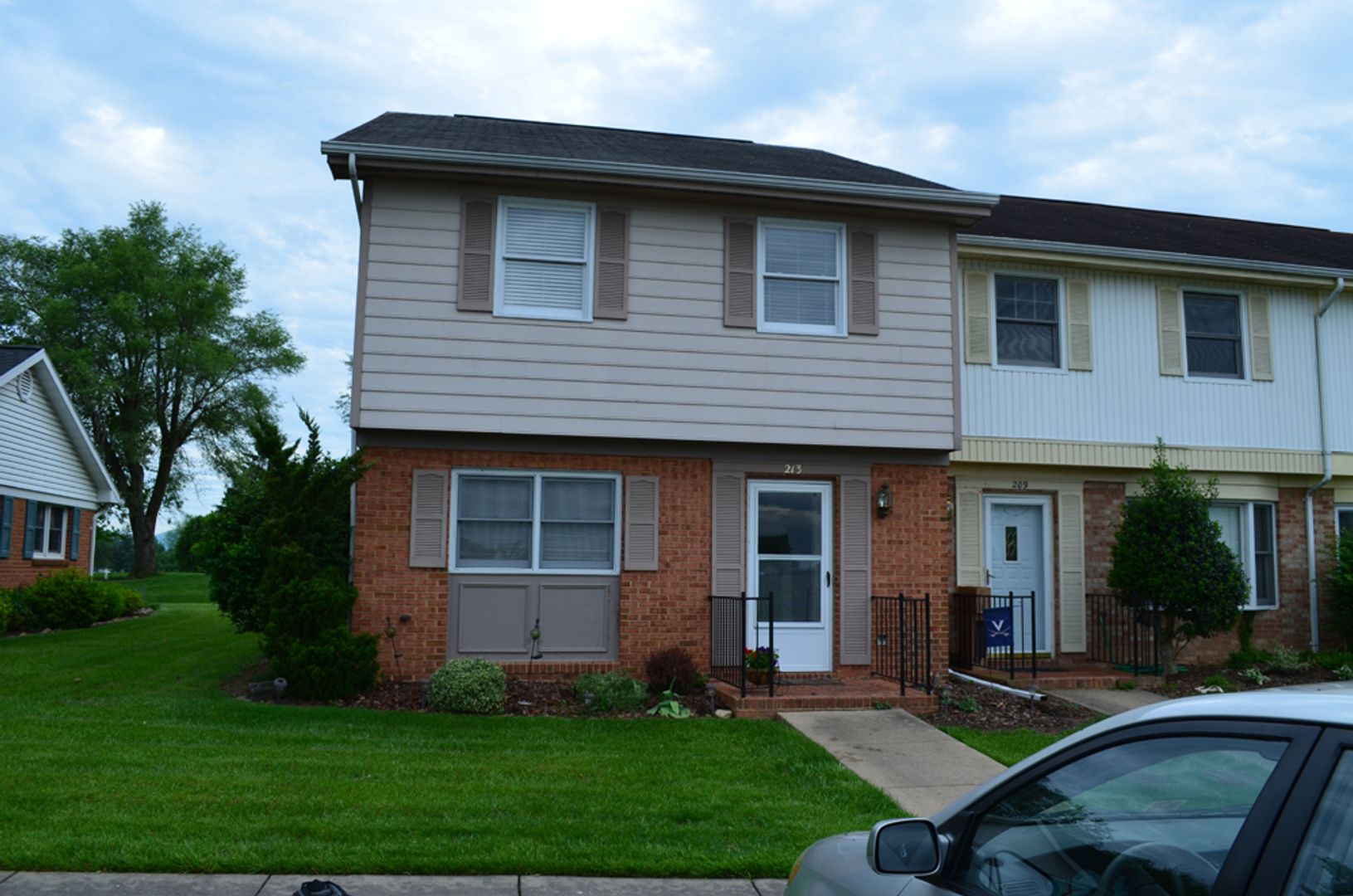New Market Townhome: 213 Pelham Dr.