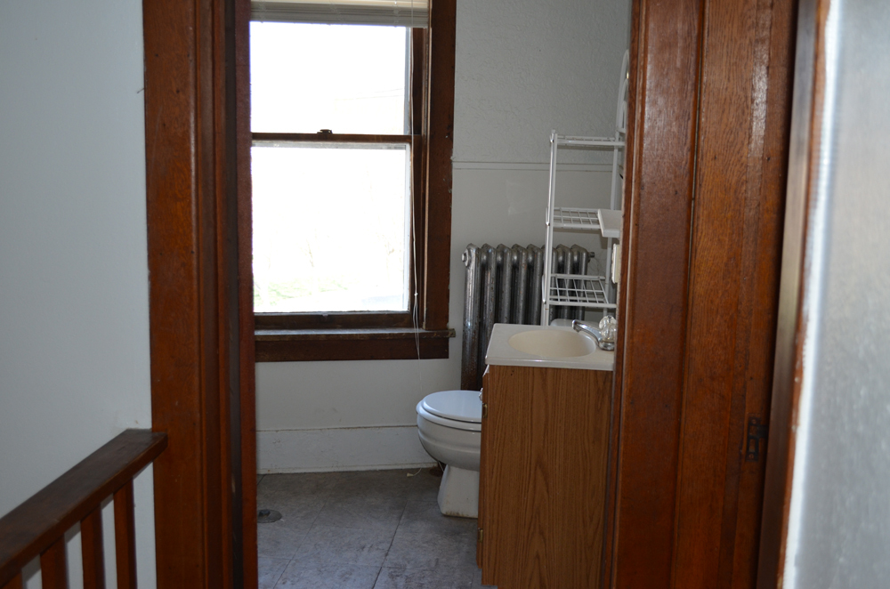 Elkton Apartment: 185 W. Spotswood Ave.