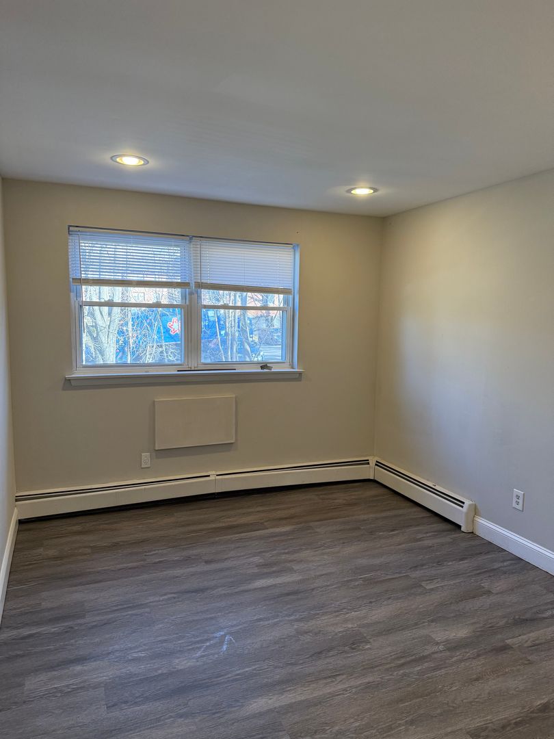 Ambler Apartment: 110 Belmont