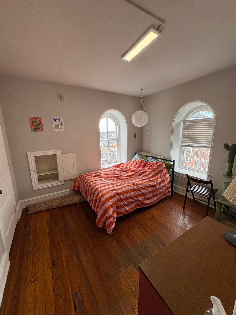 Philadelphia Apartment: 5608 Ridge