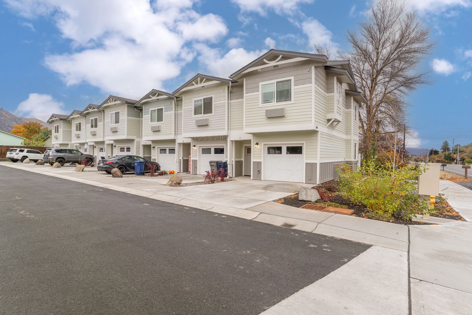Wenatchee Townhome: 1680 S Methow ST
