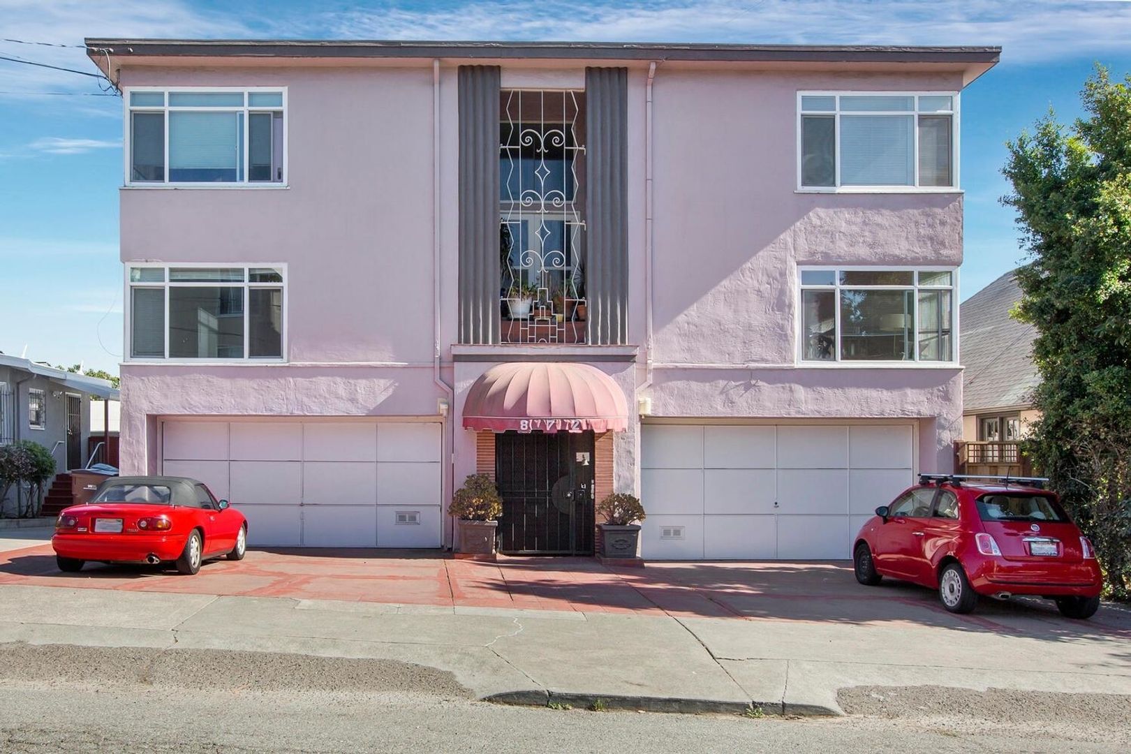 Oakland Apartment: 872 Warfield Ave