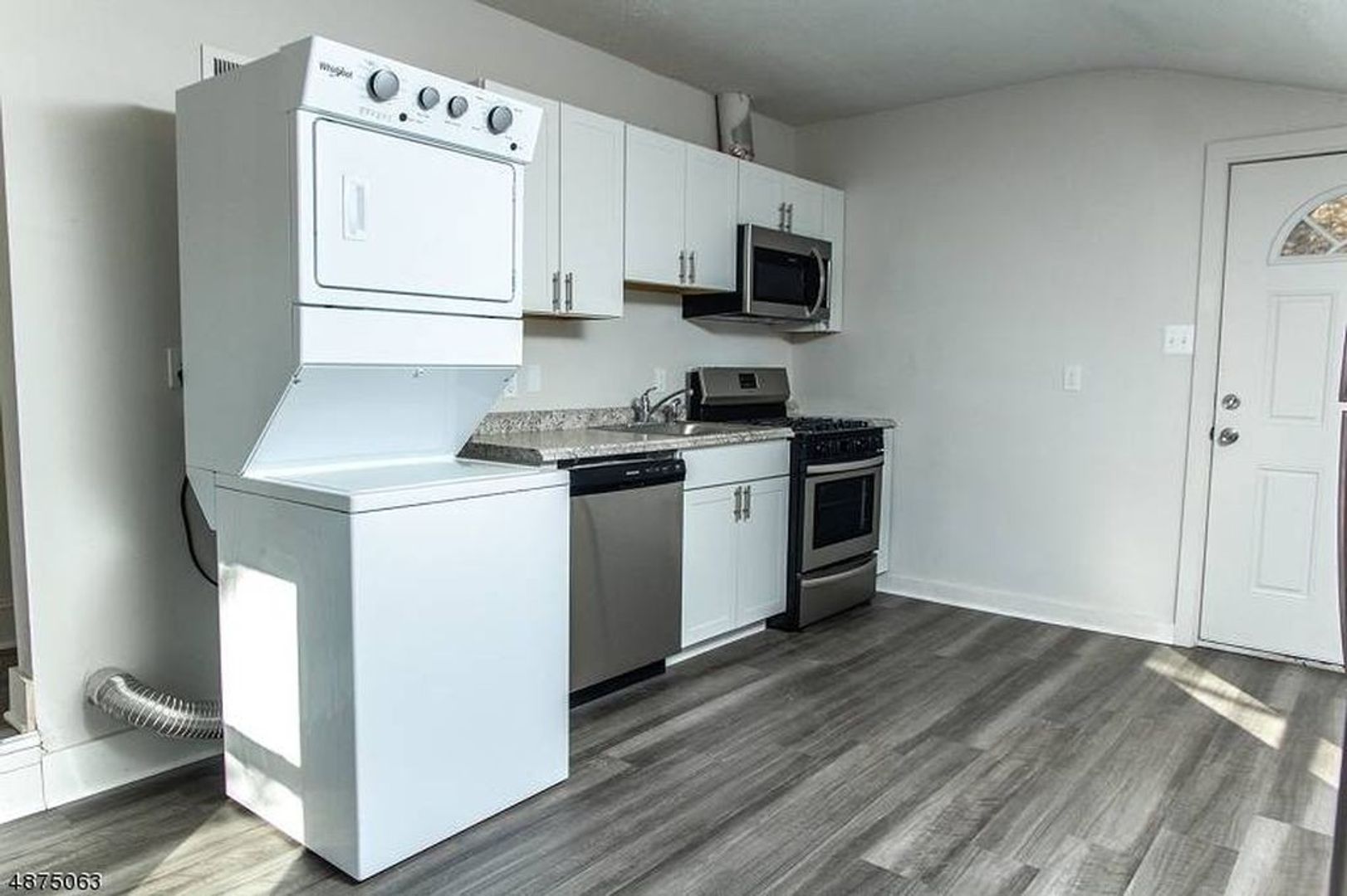 Clinton Apartment: 42 W. Main St