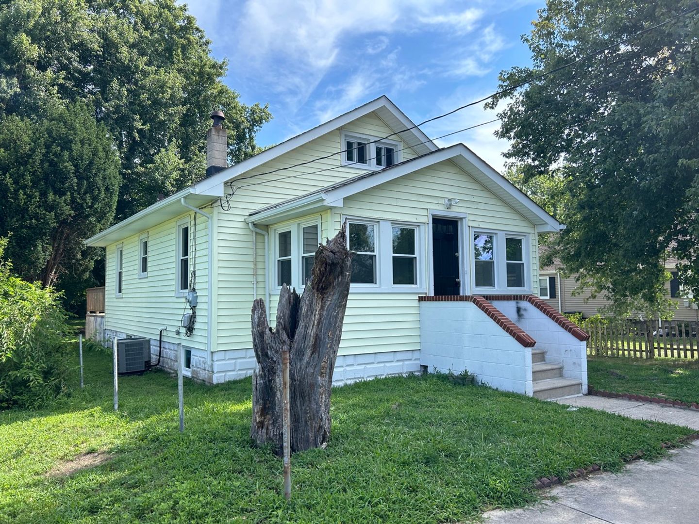 Pleasantville House: 148 Charles Avenue