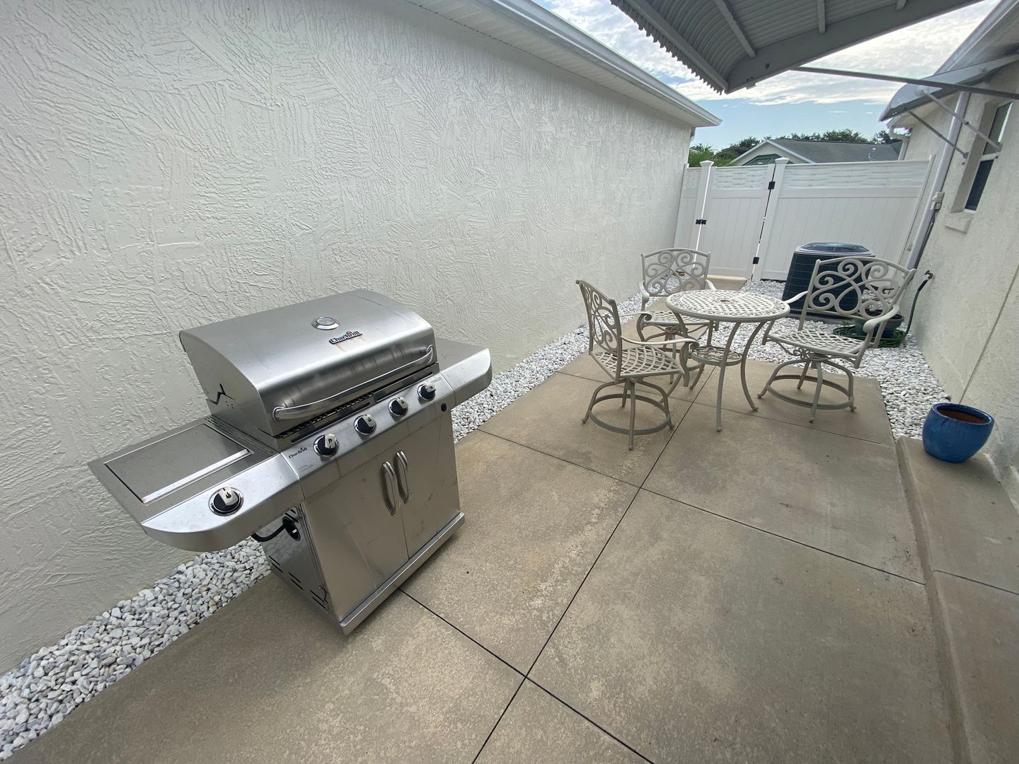 Grill area at 1173- Hughes