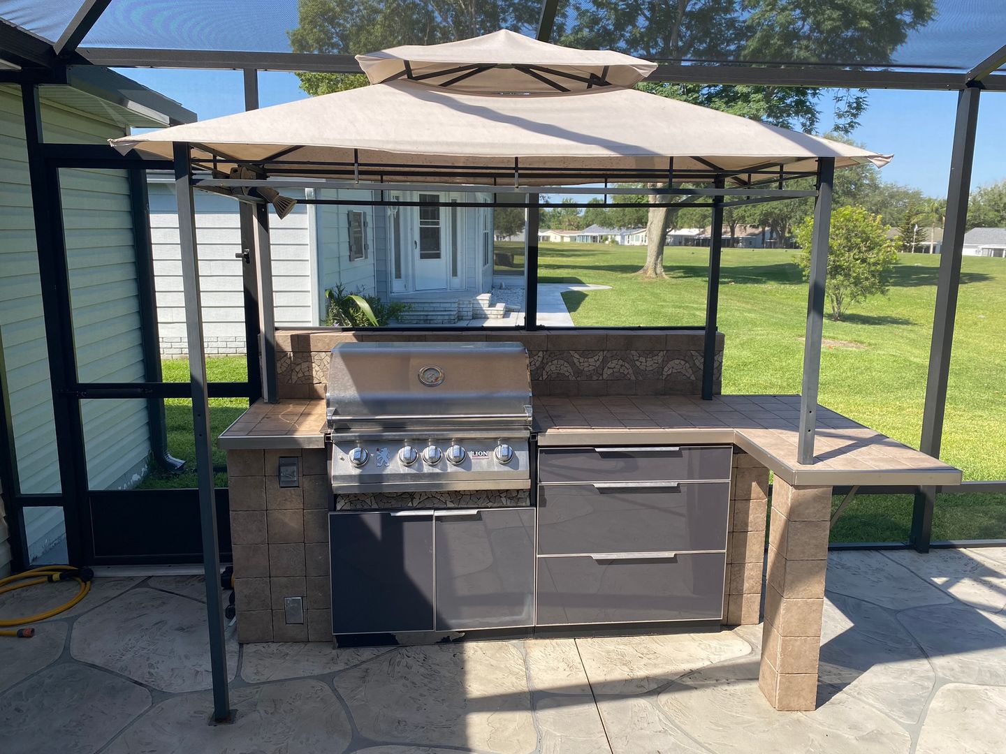 Grill area at 1205 - Hetherington - Nield - Starkie (3 of 4)