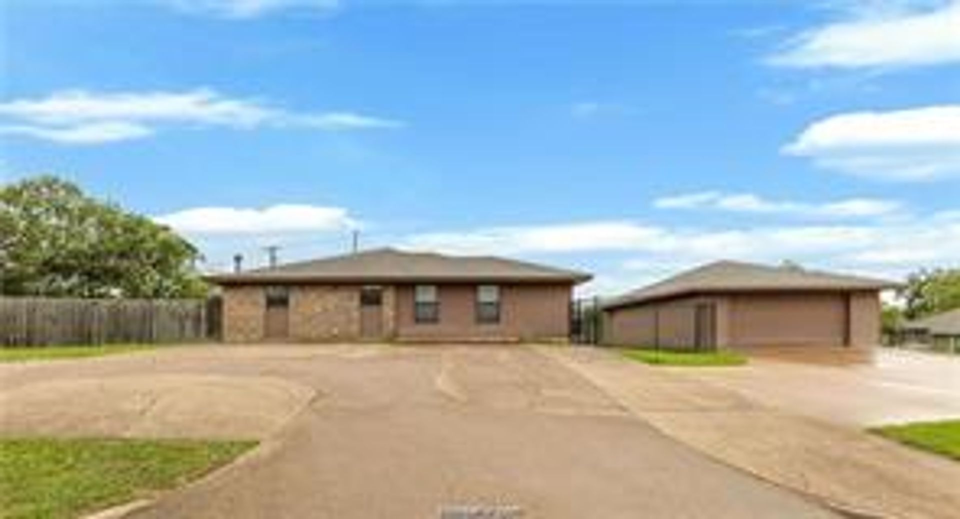 College Station House: 807 Holleman Drive