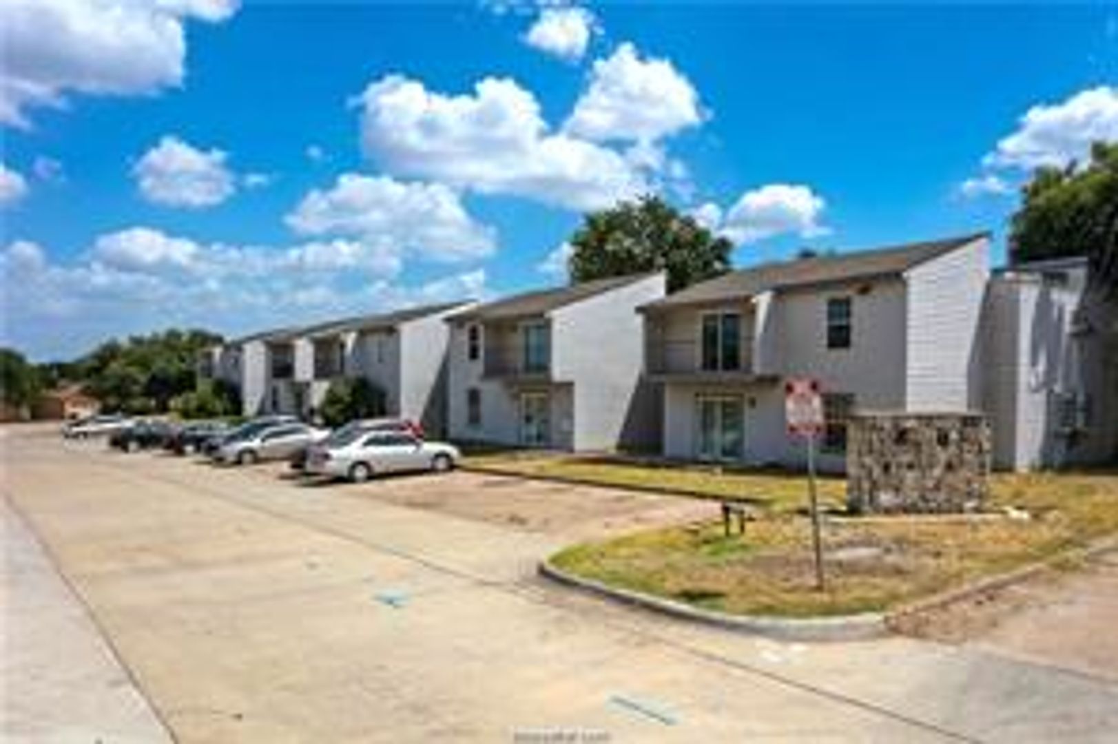 Bryan House: 2000 Kazmeier Plaza, Unit 30