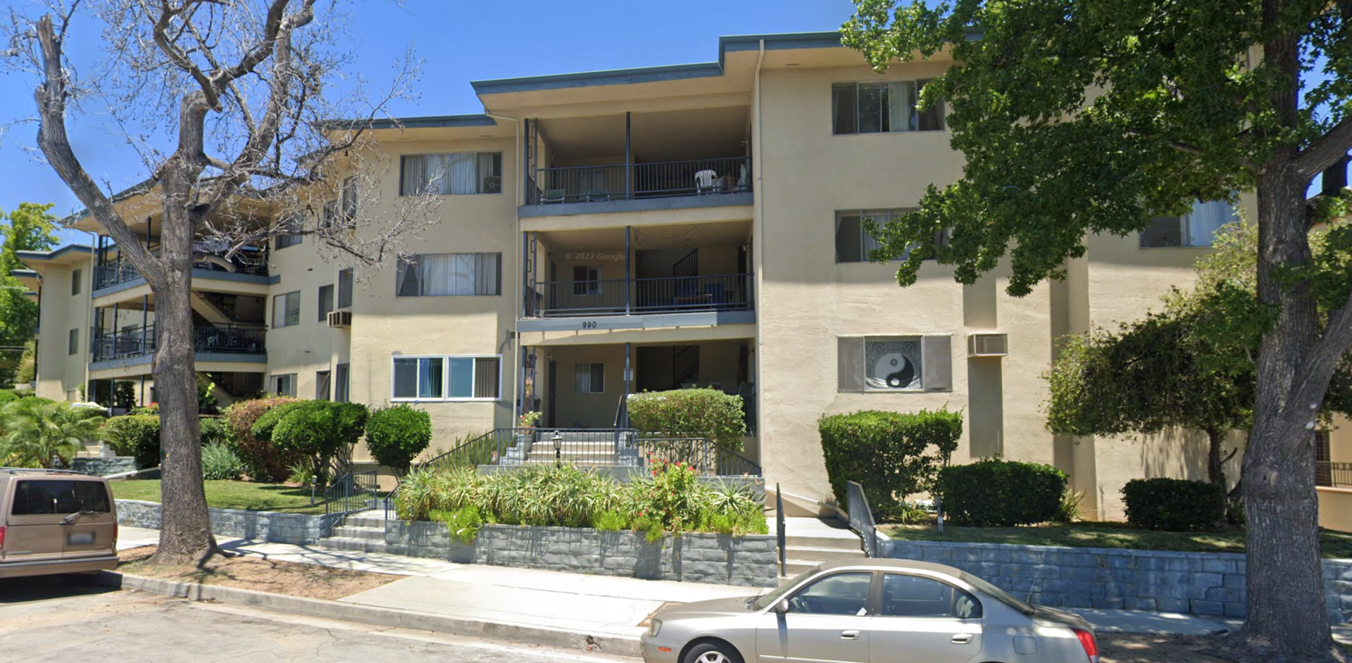 Pasadena Apartment: 990 Valley View Ave.
