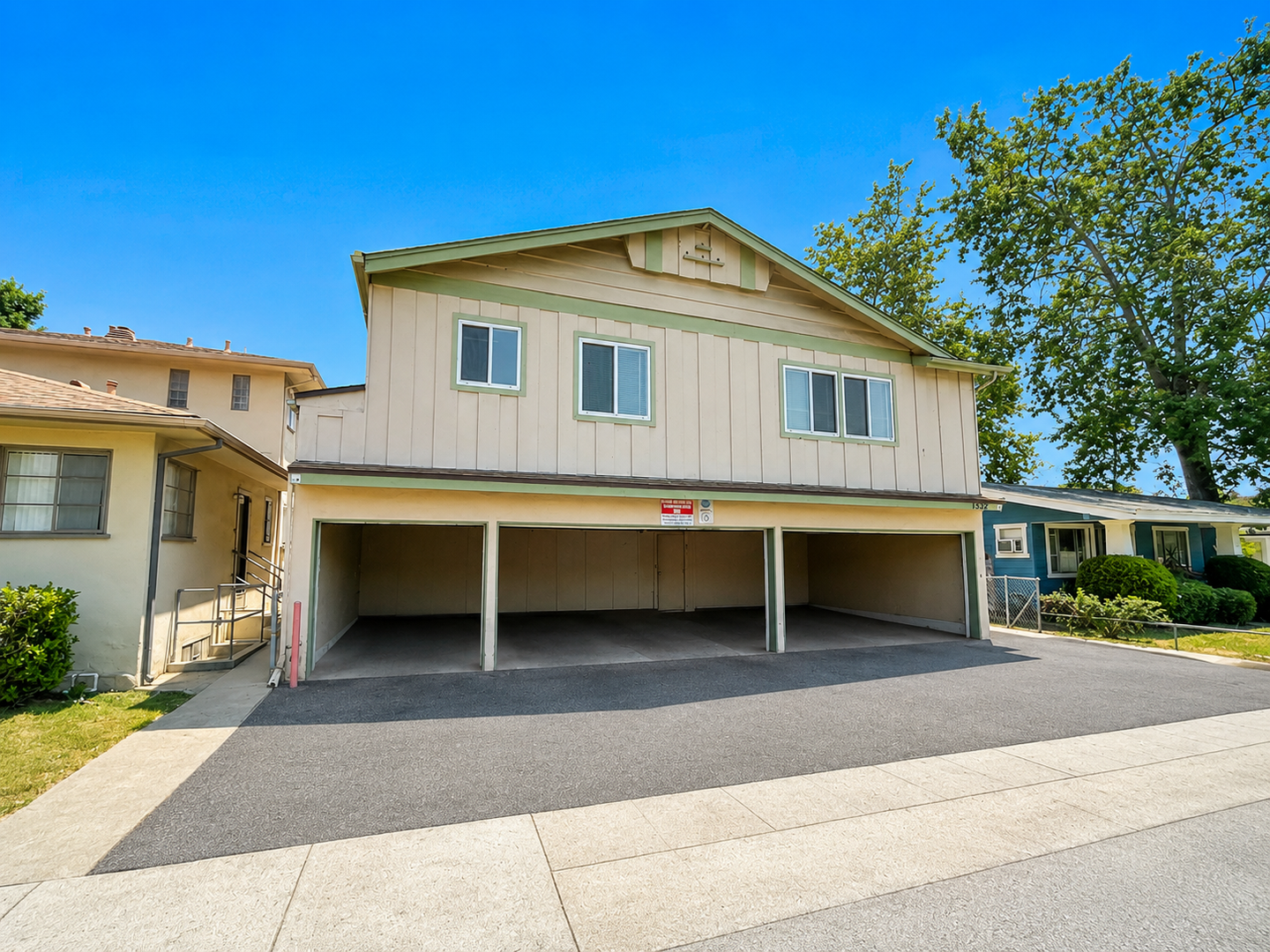Glendale Apartment: 1332 E Broadway