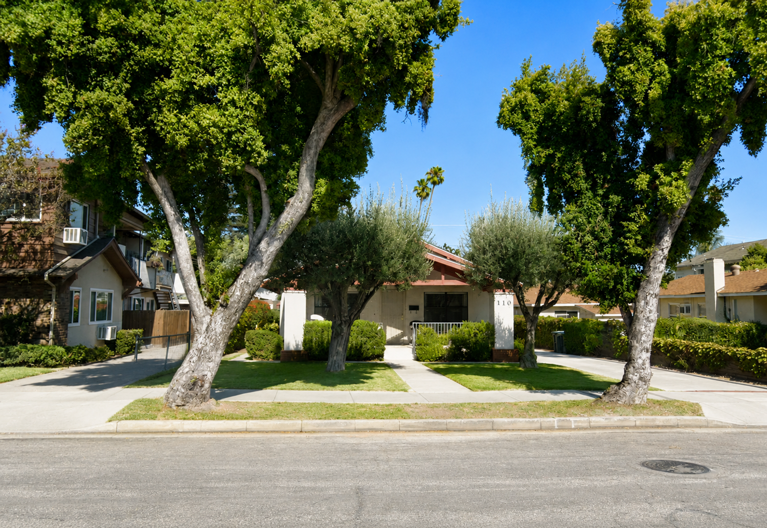 Pasadena Apartment: 110 S Greenwood Ave