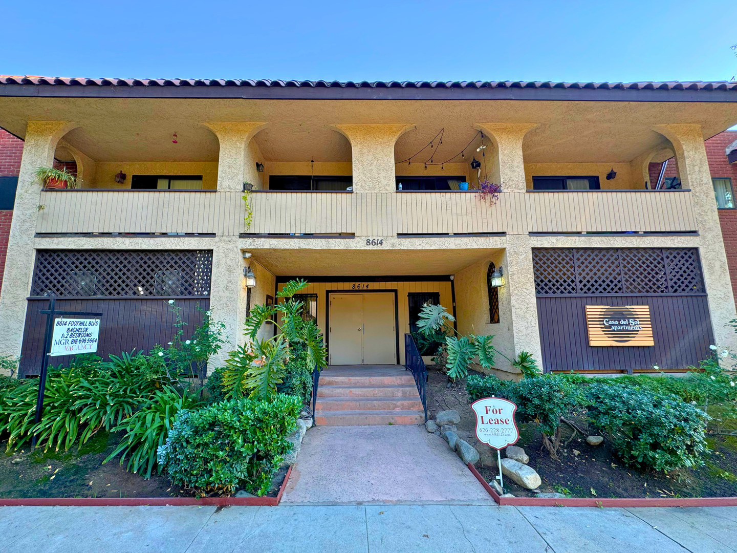 Sunland Apartment: 8614 Foothill Blvd.
