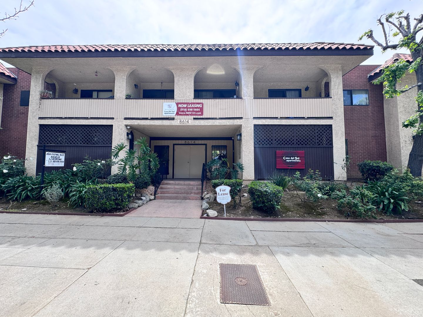 Sunland Apartment: 8614 Foothill Blvd.