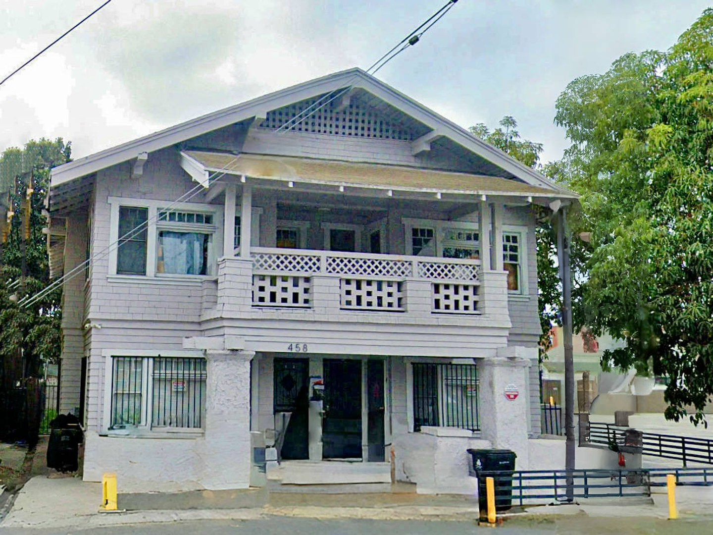 Los Angeles Apartment: 458 W. Vernon Ave.