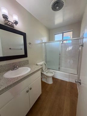 Move In With 4 Weeks Free, $500 Deposit - CUTE APARTMENT IN AZUSA