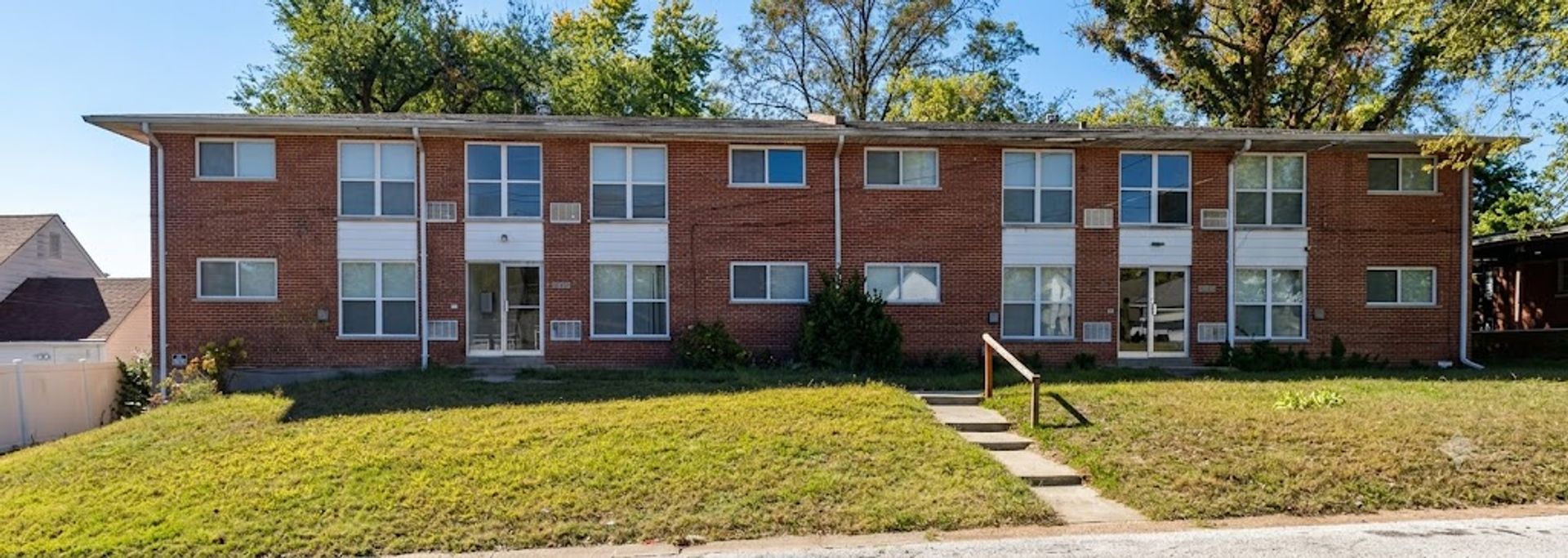 Saint Louis Apartment: 2440-2444 Shannon Ave