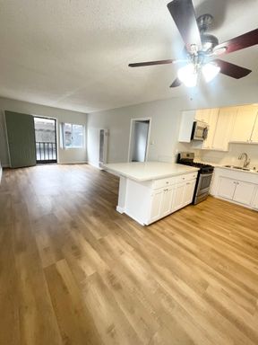 STUNNING APARTMENT IN A GREAT LOCATION!