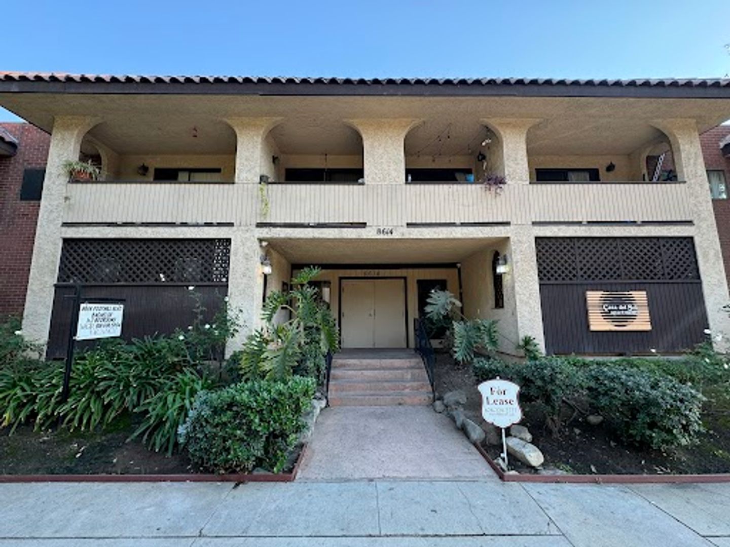 Sunland Apartment: 8614 Foothill Blvd.
