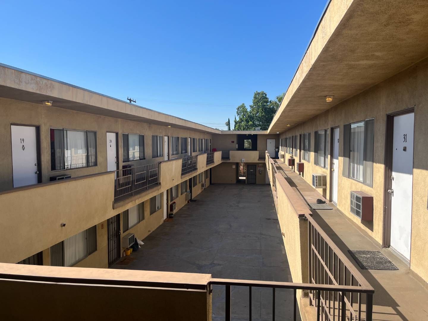 Glendale Apartment: 120 E Chestnut St