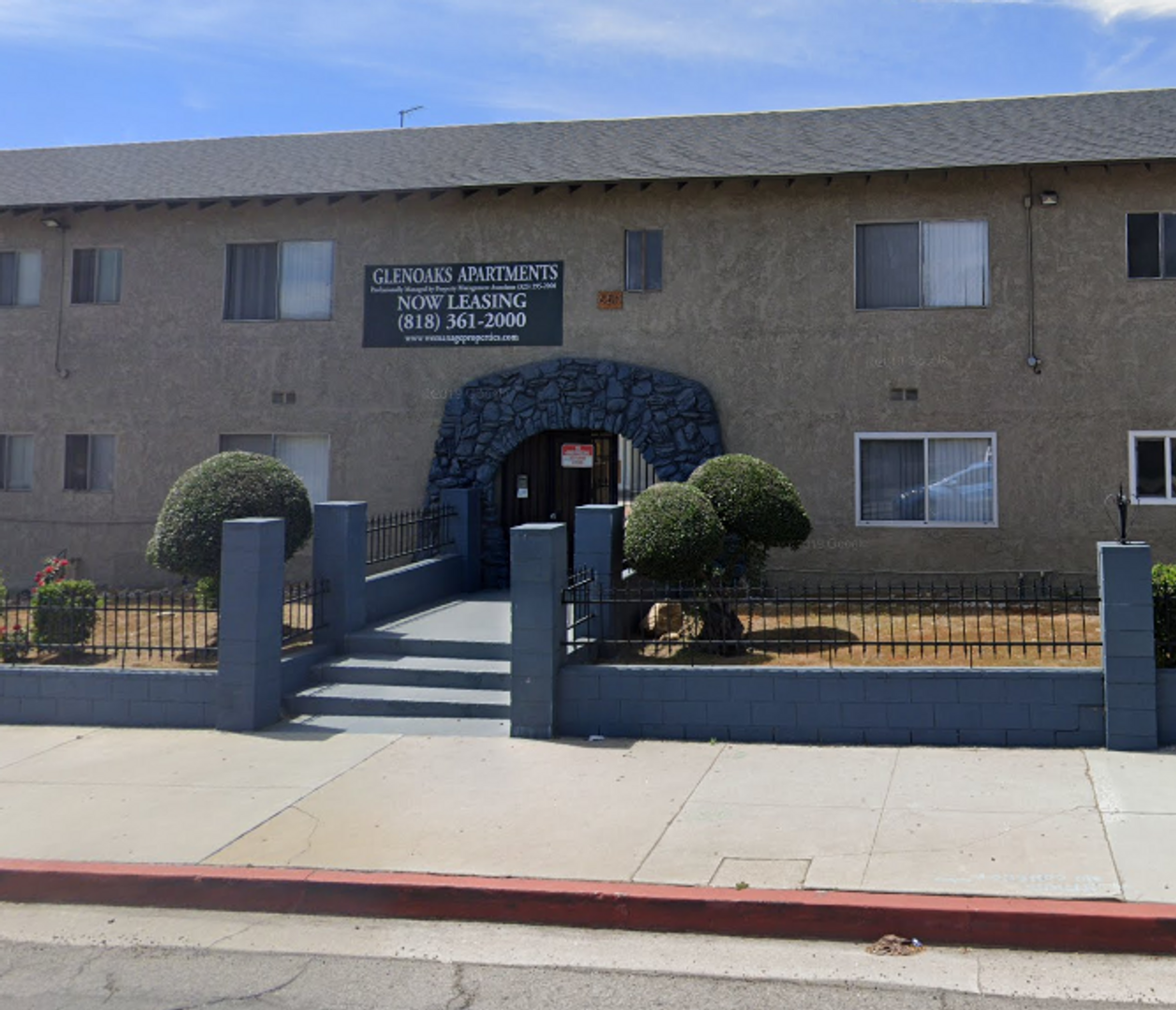 San Fernando Apartment: 650 Glenoaks Boulevard