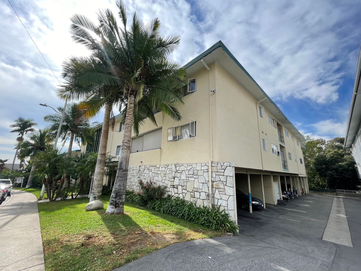 South Pasadena Apartment: 1675 Amberwood Drive