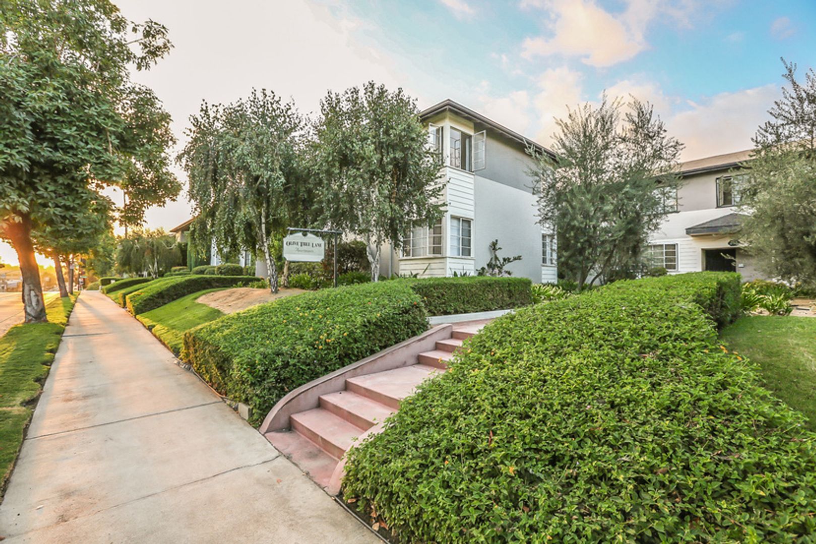 Pasadena Apartment: 235 E California Blvd