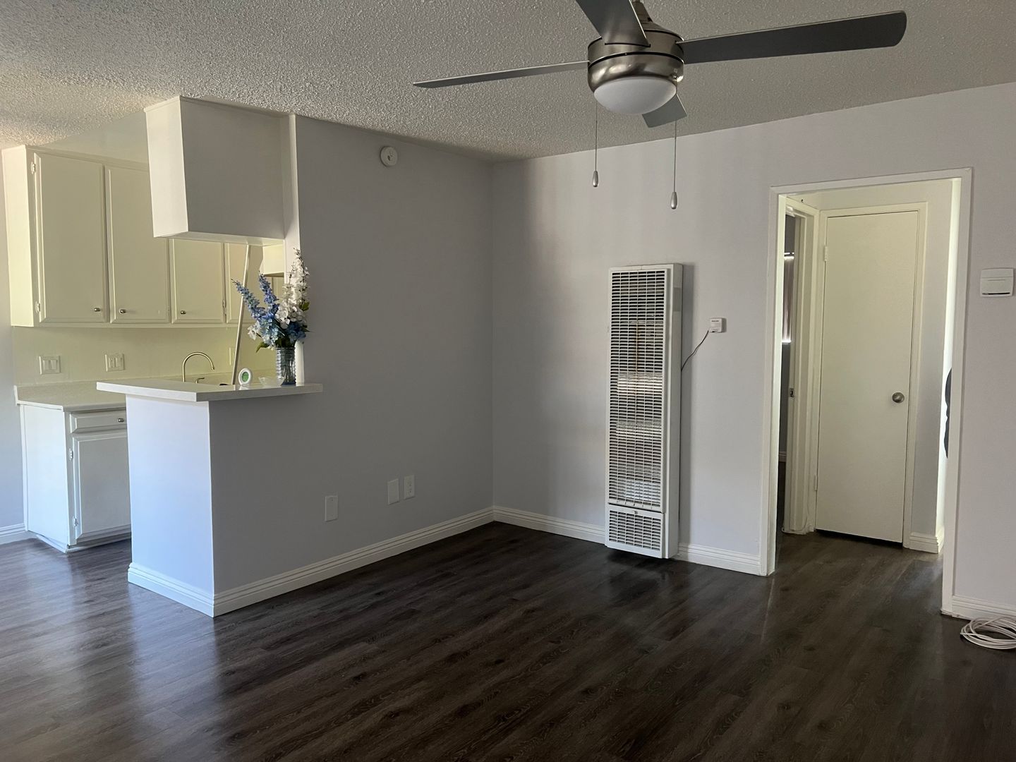 San Fernando Apartment: 650 Glenoaks Boulevard