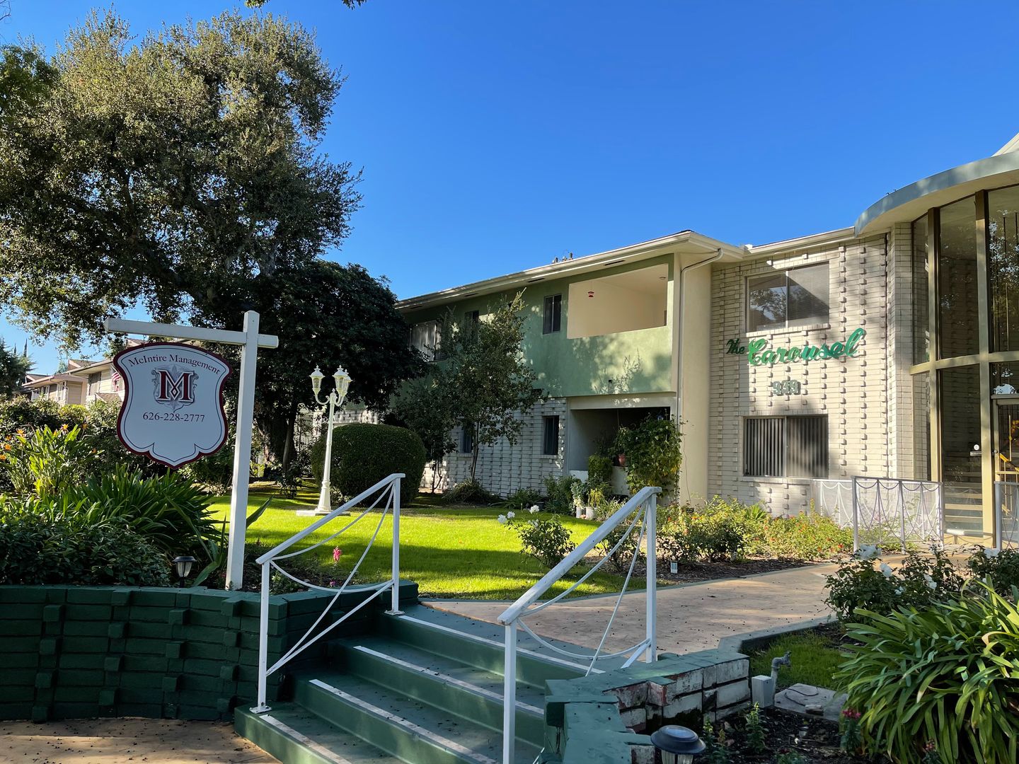 Arcadia Apartment: 939 Arcadia Avenue