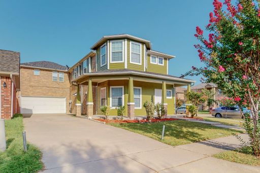October Move-In | 4 Bedroom, 3 Living Areas | Grand Prairie – photo 1